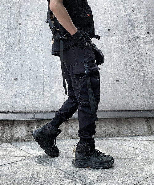 NEW GENTLEMAN（ニュージェントルマン）の「ベルトポケット カーゴパンツ（カーゴパンツ・メンズ・ブラック・M/L）」の8枚目の写真