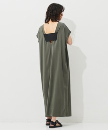 バックシャンワンピース