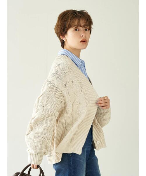 earth music&ecology(アースミュージックアンドエコロジー)の「デニム見えローゲージニットカーディガン*(カーディガン/ボレロ・レディース・オフホワイト/ダークブルー・FREE)」の3枚目の写真