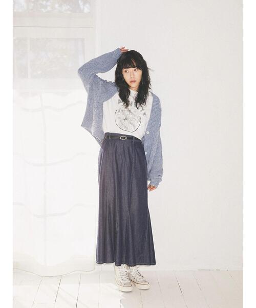 earth music&ecology(アースミュージックアンドエコロジー)の「デニム見えローゲージニットカーディガン*(カーディガン/ボレロ・レディース・オフホワイト/ダークブルー・FREE)」の16枚目の写真