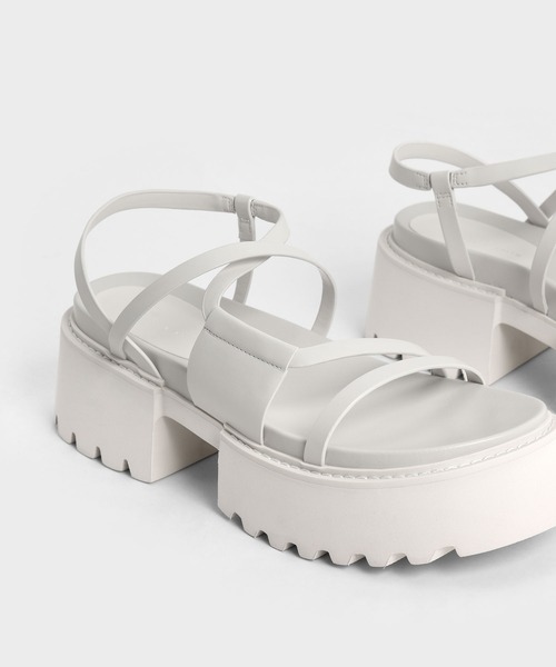CHARLES & KEITH（チャールズ & キース）の「【販売終了】ナディン ストラッピープラットフォームサンダル / Nadine Strappy Platform Sandals（サンダル・レディース・ホワイト/ブラック/オレンジ/ブルー・22.5cm/23cm/23.5cm/24.5cm/25cm/25.5cm）」の22枚目の写真