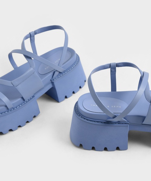 CHARLES & KEITH（チャールズ & キース）の「【販売終了】ナディン ストラッピープラットフォームサンダル / Nadine Strappy Platform Sandals（サンダル・レディース・ホワイト/ブラック/オレンジ/ブルー・22.5cm/23cm/23.5cm/24.5cm/25cm/25.5cm）」の6枚目の写真