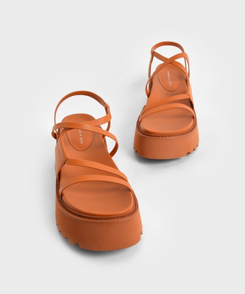 CHARLES & KEITH（チャールズ & キース）の「【販売終了】ナディン ストラッピープラットフォームサンダル / Nadine Strappy Platform Sandals（サンダル・レディース・ホワイト/ブラック/オレンジ/ブルー・22.5cm/23cm/23.5cm/24.5cm/25cm/25.5cm）」の18枚目の写真