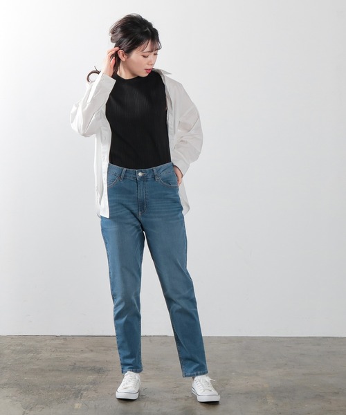 Honeys(ハニーズ)の「デニムテーパードパンツ(デニムパンツ・レディース・ライトインディゴブルー/インディゴブルー・M/S/L/LL)」の10枚目の写真