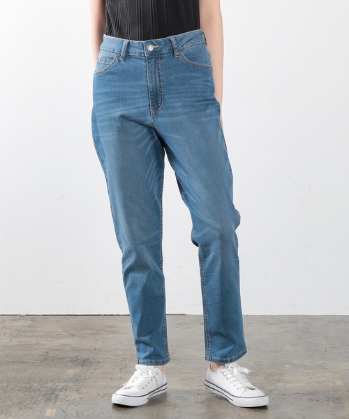 Honeys(ハニーズ)の「デニムテーパードパンツ(デニムパンツ・レディース・ライトインディゴブルー/インディゴブルー・M/S/L/LL)」の11枚目の写真