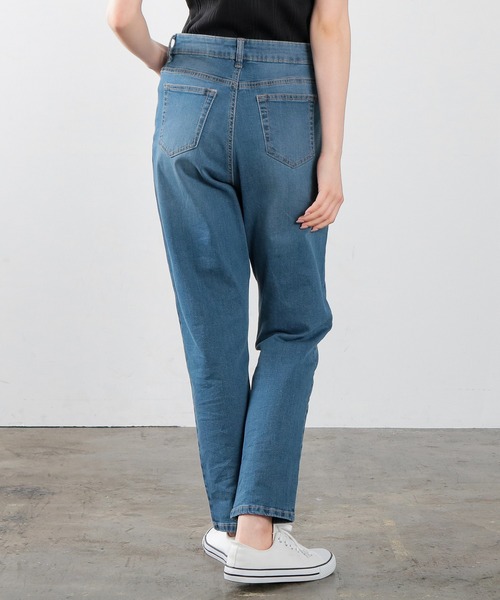 Honeys(ハニーズ)の「デニムテーパードパンツ(デニムパンツ・レディース・ライトインディゴブルー/インディゴブルー・M/S/L/LL)」の12枚目の写真