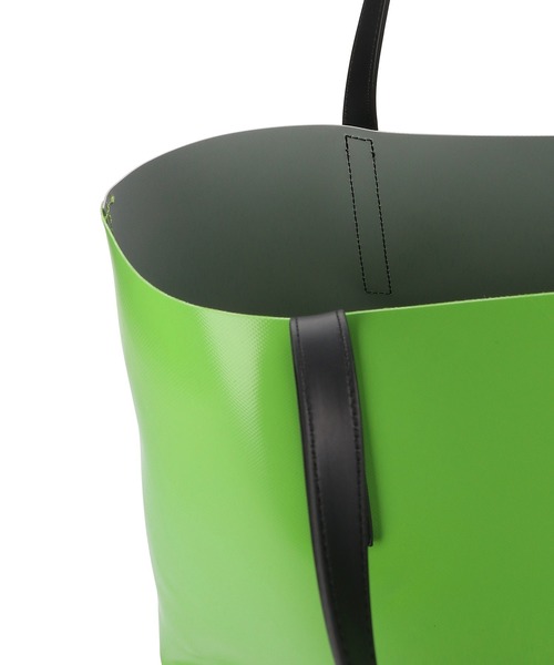 ADAM ET ROPE'（アダムエロペ）の「【A4対応・晴雨兼用】PVCカラートートバッグ（トートバッグ・レディース・ダークブラウン/ピンク/グリーン・FREE）」の7枚目の写真