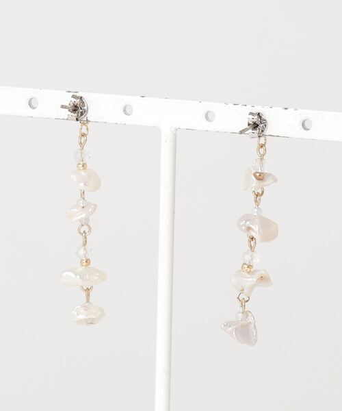Zoule（ゾーラ）の「Zouleゾーラ ：natural pearl station ピアス　淡水パール ステーションピアス（ピアス（両耳用）・レディース・ホワイト/ベージュ・FREE）」の11枚目の写真