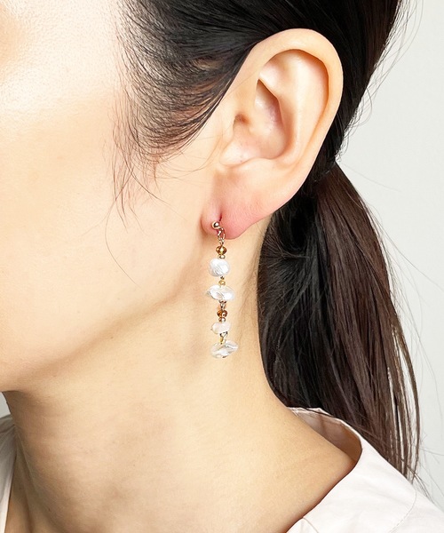 Zoule（ゾーラ）の「Zouleゾーラ ：natural pearl station ピアス　淡水パール ステーションピアス（ピアス（両耳用）・レディース・ホワイト/ベージュ・FREE）」の7枚目の写真