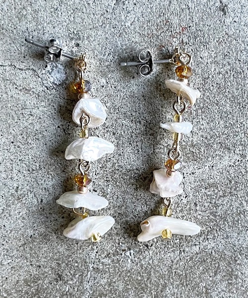 Zoule（ゾーラ）の「Zouleゾーラ ：natural pearl station ピアス　淡水パール ステーションピアス（ピアス（両耳用）・レディース・ホワイト/ベージュ・FREE）」の6枚目の写真