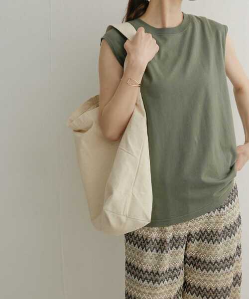 URBAN RESEARCH DOORS(アーバンリサーチドアーズ)の「USAコットンノースリーブカットソー(Tシャツ/カットソー・レディース・パープル/オリーブ/ブラック・MEDIUM)」の22枚目の写真