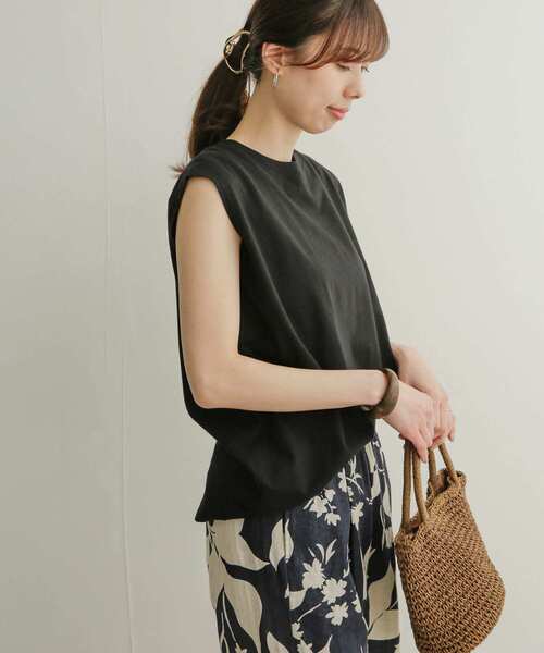 URBAN RESEARCH DOORS(アーバンリサーチドアーズ)の「USAコットンノースリーブカットソー(Tシャツ/カットソー・レディース・パープル/オリーブ/ブラック・MEDIUM)」の8枚目の写真