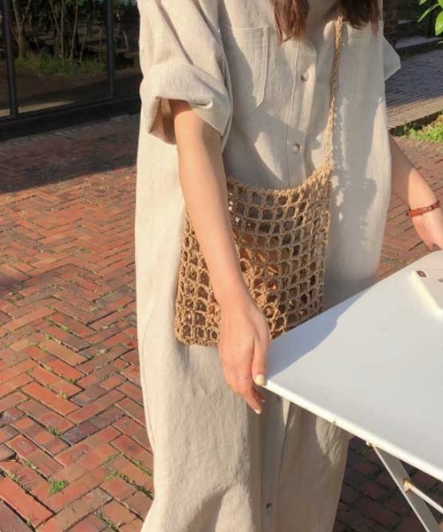 Vipoa（ヴィポア）の「ロングシャツサマーワンピース（シャツワンピース・レディース・チャコールグレー/ライトグリーン/アイボリー・FREE）」の4枚目の写真