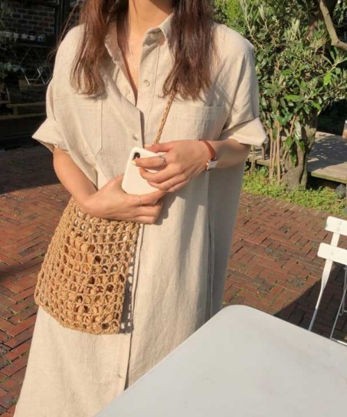 Vipoa（ヴィポア）の「ロングシャツサマーワンピース（シャツワンピース・レディース・チャコールグレー/ライトグリーン/アイボリー・FREE）」の6枚目の写真