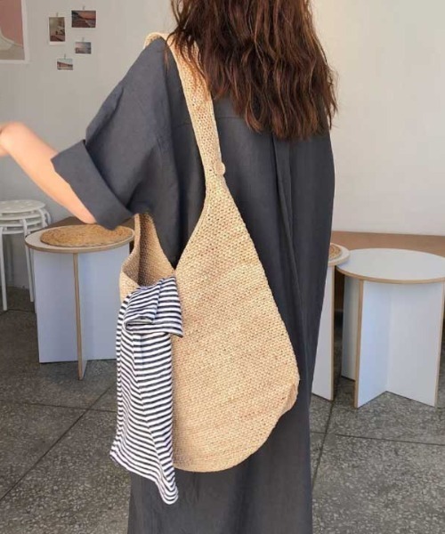 Vipoa（ヴィポア）の「ロングシャツサマーワンピース（シャツワンピース・レディース・チャコールグレー/ライトグリーン/アイボリー・FREE）」の13枚目の写真