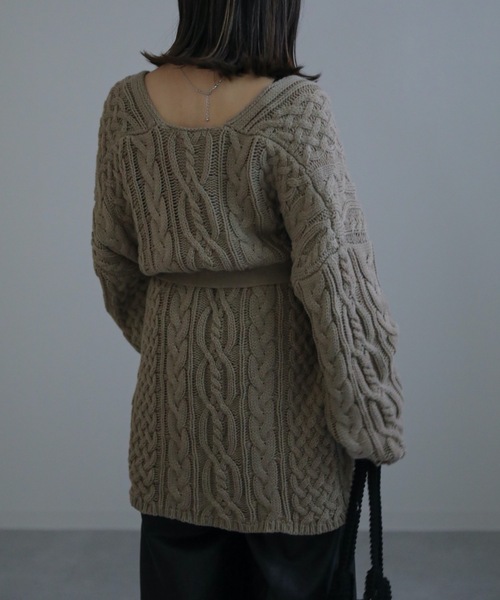 ap retro（アプレトロ）の「AW ケーブルガウンカーディガン　ベルト付（カーディガン/ボレロ・レディース・ブラック/アイボリー/グレイッシュベージュ・FREE）」の7枚目の写真