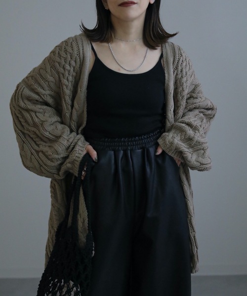 ap retro（アプレトロ）の「AW ケーブルガウンカーディガン　ベルト付（カーディガン/ボレロ・レディース・ブラック/アイボリー/グレイッシュベージュ・FREE）」の8枚目の写真
