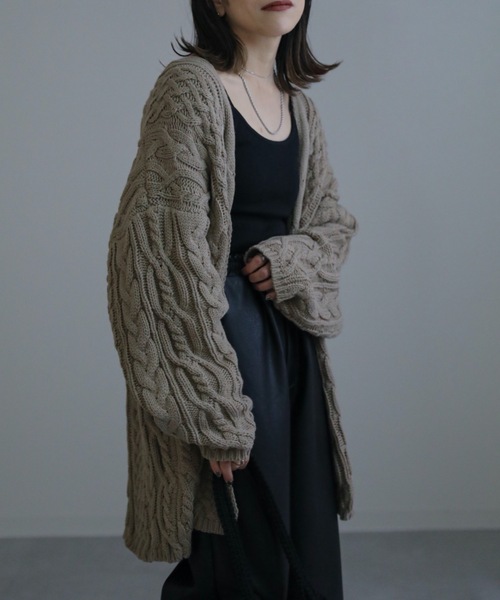 ap retro（アプレトロ）の「AW ケーブルガウンカーディガン　ベルト付（カーディガン/ボレロ・レディース・ブラック/アイボリー/グレイッシュベージュ・FREE）」の11枚目の写真
