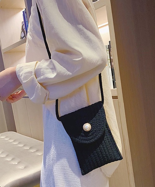 STYLEBLOCK(スタイルブロック)の「パールボタンミニスマホポーチショルダーバッグ(ショルダーバッグ・レディース・パープル/カーキ/イエロー/ブルー/ホワイト/ブラック・FREE)」の3枚目の写真