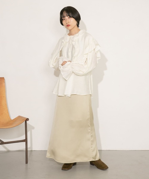 KBF(ケイビーエフ)の「フリルディティールブラウス(シャツ/ブラウス・レディース・ブラック/ベージュ/オフホワイト・ONE)」の9枚目の写真