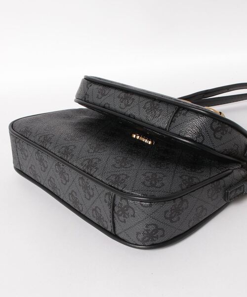 Guess（ゲス）の「IZZY Double Pouch Crossbody（ショルダーバッグ・レディース・イエロー/ブルー/ダークグレー・ONE SIZE）」の12枚目の写真