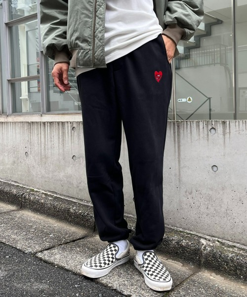 CIAOPANIC(チャオパニック)の「ステファンハート刺繍裏毛スウェットパンツ(スウェットパンツ・メンズ・ブラック/グレー・MEDIUM/LARGE)」の2枚目の写真