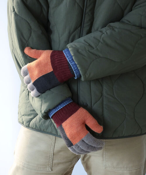 BEAMS(ビームス)の「tet. × BEAMS JAPAN / 別注 プレイカラー グローブ Men(手袋・メンズ・ネイビー/オレンジ・ONE SIZE)」の11枚目の写真