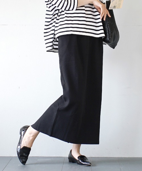 zootie（ズーティー）の「ふっくらカットソー ペンシルスカート（スカート・レディース・スモークピンク/ライム/ベージュ/ライトグレー/ブラック/グリーン/アイボリー/ホワイト/グレイッシュブルー/モカ/ラベンダー/オレンジ/ネイビー/ワインレッド/イエロー系その他/ブラウン系その他・M/L）」の4枚目の写真