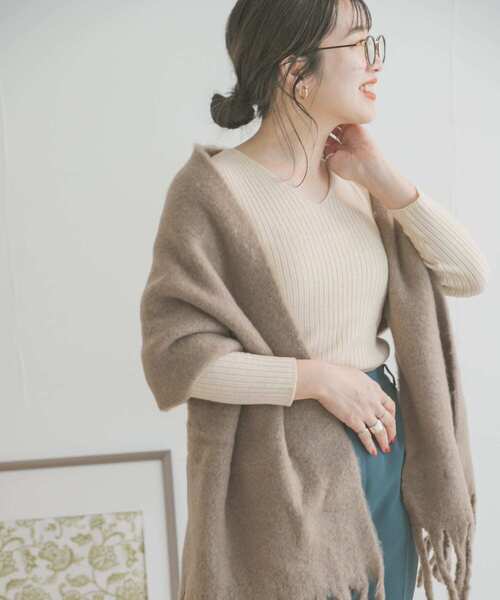 ITEMS URBANRESEARCH(アイテムズ アーバンリサーチ)の「モチモチVネックニット(ニット/セーター・レディース・ブラック/ブラウン/ピンク/アイボリー・FREE)」の2枚目の写真