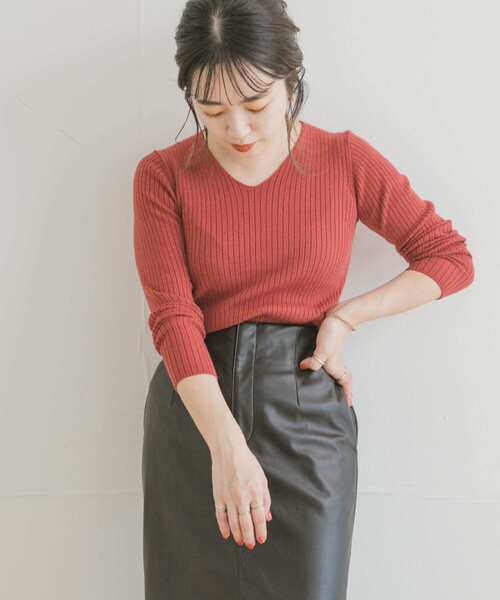 ITEMS URBANRESEARCH(アイテムズ アーバンリサーチ)の「モチモチVネックニット(ニット/セーター・レディース・ブラック/ブラウン/ピンク/アイボリー・FREE)」の13枚目の写真