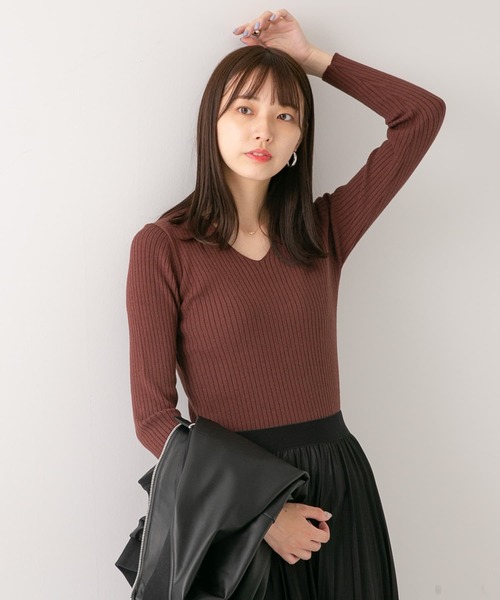 ITEMS URBANRESEARCH(アイテムズ アーバンリサーチ)の「モチモチVネックニット(ニット/セーター・レディース・ブラック/ブラウン/ピンク/アイボリー・FREE)」の18枚目の写真