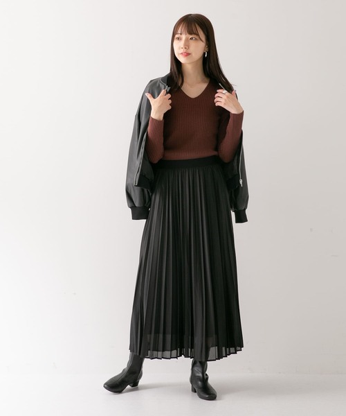 ITEMS URBANRESEARCH(アイテムズ アーバンリサーチ)の「モチモチVネックニット(ニット/セーター・レディース・ブラック/ブラウン/ピンク/アイボリー・FREE)」の17枚目の写真