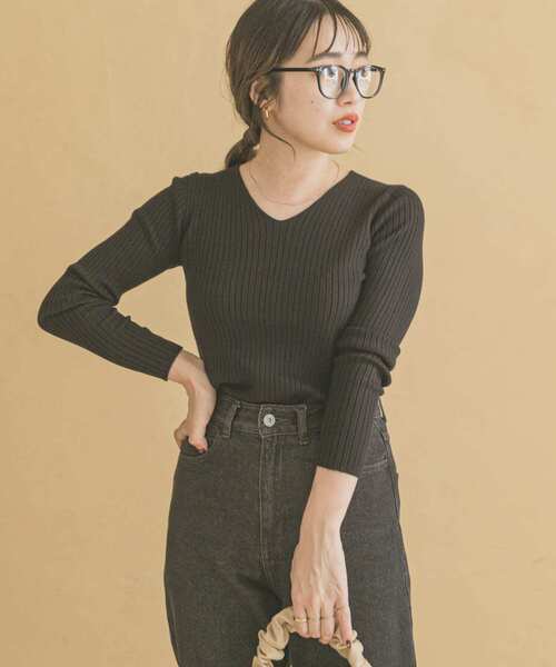 ITEMS URBANRESEARCH(アイテムズ アーバンリサーチ)の「モチモチVネックニット(ニット/セーター・レディース・ブラック/ブラウン/ピンク/アイボリー・FREE)」の20枚目の写真