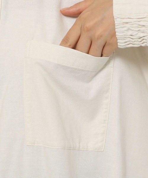 studio CLIP（スタディオクリップ）の「バンドカラーシャツワンピース（ワンピース・レディース・アイボリー/キャメル/グリーン・FREE）」の8枚目の写真