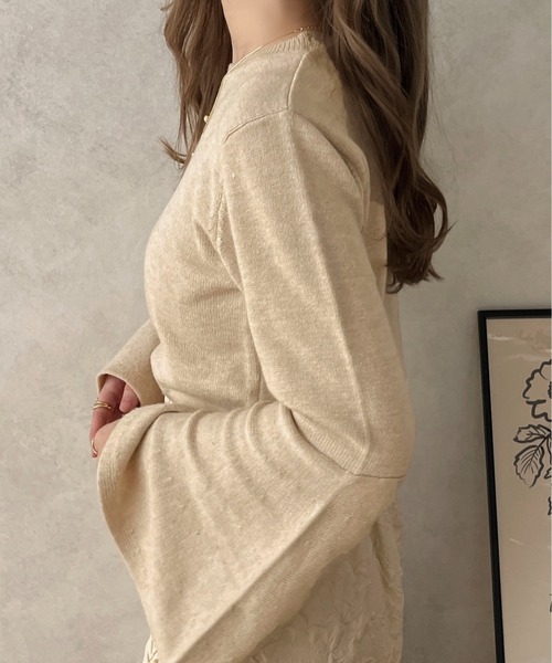 apres jour clair(アプレジュールクレア)の「【apres jour clair】フレアスリーブニット【ZOZOTOWN限定アイテム】(ニット/セーター・レディース・ブラック/ブラウン系その他/アイボリー・フリー/X-LARGE)」の7枚目の写真