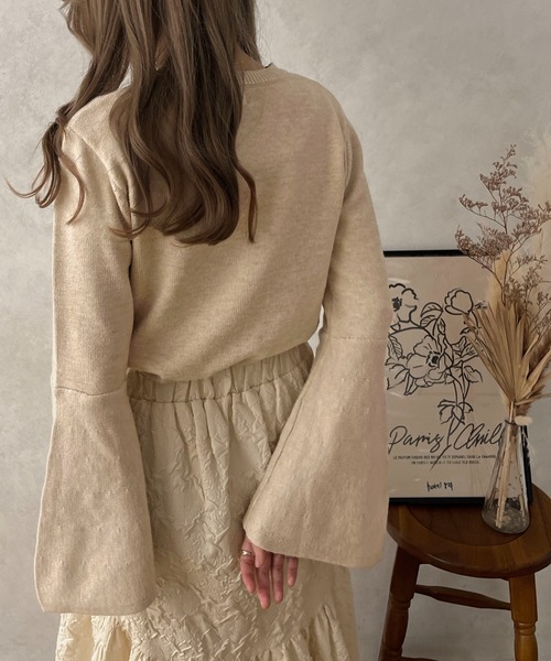 apres jour clair(アプレジュールクレア)の「【apres jour clair】フレアスリーブニット【ZOZOTOWN限定アイテム】(ニット/セーター・レディース・ブラック/ブラウン系その他/アイボリー・フリー/X-LARGE)」の8枚目の写真