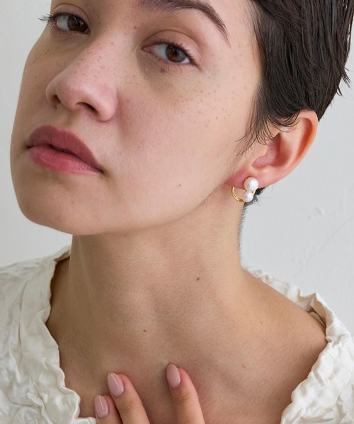 JUPITER（ジュピター）の「【SV925】ギミック淡水パールイヤリング<動画あり>（イヤリング・レディース・ゴールド・FREE）」の12枚目の写真