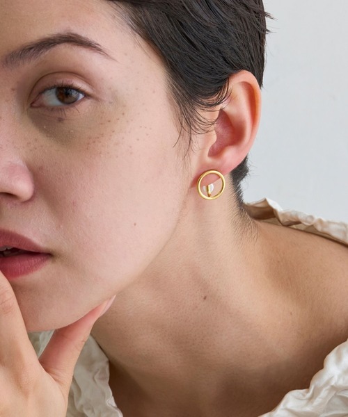 JUPITER（ジュピター）の「【SV925】ギミック淡水パールイヤリング<動画あり>（イヤリング・レディース・ゴールド・FREE）」の14枚目の写真