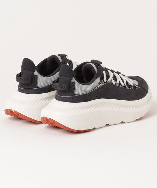 UGG（アグ）の「UGG CA805 V2 REMIX / アグ シーエー805 V2 リミックス（スニーカー・メンズ・ネイビー/グレー/ブラック・26.5cm/25.5cm/24.5cm/28.5cm/29.0cm/24.0cm/25.0cm/28.0cm/23.5cm/27.5cm/23.0cm/27.0cm/26.0cm）」の4枚目の写真