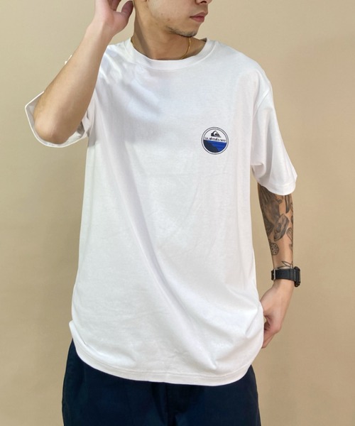 Quiksilver（クイックシルバー）の「QUIKSILVER/クイックシルバー　バックプリントTシャツ サークルロゴ/クルーネックTシャツ/SCENIC JOURNEY ST/QST231014（Tシャツ/カットソー・メンズ・ホワイト/ベージュ/ブルー・M/L/XL）」の4枚目の写真