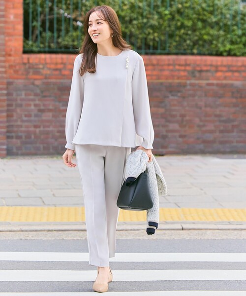 OPAQUE.CLIP(オペークドットクリップ)の「◆ガルーダダブルクロス パール調デザインブラウス(シャツ/ブラウス・レディース・ライトグレー/ホワイト系/ブラック・36/38/40/42)」の15枚目の写真