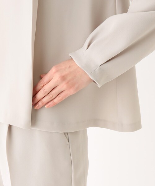 OPAQUE.CLIP(オペークドットクリップ)の「◆ガルーダダブルクロス パール調デザインブラウス(シャツ/ブラウス・レディース・ライトグレー/ホワイト系/ブラック・36/38/40/42)」の14枚目の写真