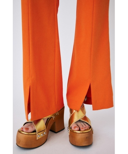 MOUSSY（マウジー）の「SLIT FLARE パンツ（その他パンツ・レディース・オレンジ/ダークネイビー・1/2/0）」の6枚目の写真