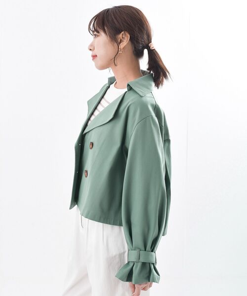 rps（アールピーエス）の「ＢＡＣＫプリーツショートトレンチコート（トレンチコート・レディース・アイボリー/ベージュ/グリーン・フリー）」の7枚目の写真