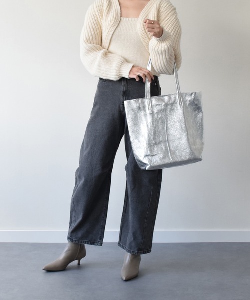 andrea cardone(アンドレアカルドネ)の「【ANDREA CARDONE】メタリックレザートートバッグ(Q36601)(トートバッグ・レディース・シルバー/グレー/ブルー/ブラック/グリーン・ALL)」の17枚目の写真