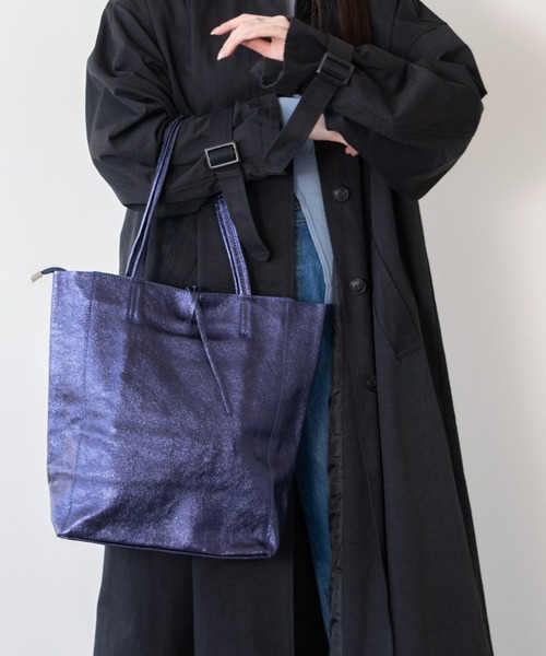 andrea cardone(アンドレアカルドネ)の「【ANDREA CARDONE】メタリックレザートートバッグ(Q36601)(トートバッグ・レディース・シルバー/グレー/ブルー/ブラック/グリーン・ALL)」の14枚目の写真