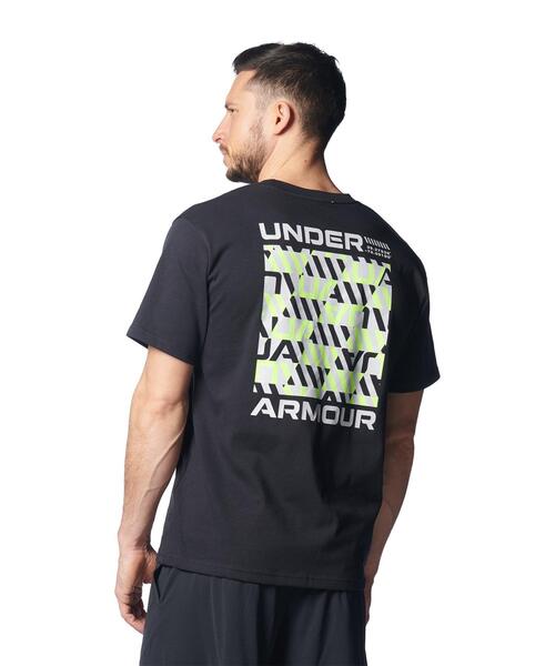 UNDER ARMOUR(アンダーアーマー)の「UAヘビーウエイト コットン ショートスリーブTシャツ 〈バックグラフィック〉(トレーニング/メンズ)(Tシャツ/カットソー・メンズ・ブラック・L/S/3XL/XL/XXL/M)」の2枚目の写真