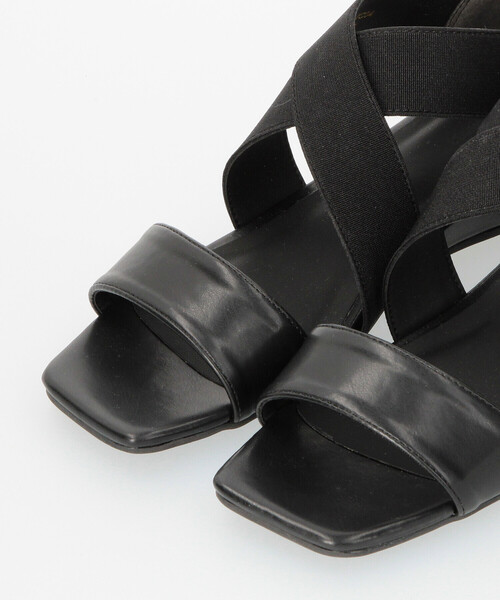 COMME CA ISM(コムサイズム)の「クロスゴム ウェッジ サンダル(サンダル・レディース・オフホワイト/ブラック・23.5cm/24.5cm)」の6枚目の写真