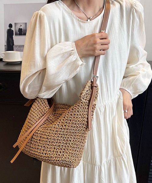 florist（フローリスト）の「【2WAY/軽量】かご編みメッシュ×ポイントレザーのバケツショルダーバッグ/トートバッグ（かごバッグ・レディース・ブラウン/ベージュ・FREE）」の4枚目の写真