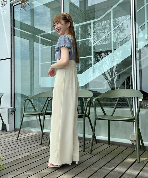 couture brooch(クチュールブローチ)の「◆【新色追加!シンプルインナーでもオシャレ見え。】キャミロンパース(サロペット/オーバーオール・レディース・アイボリー/ブラック/ライトベージュ・38/42/40)」の7枚目の写真